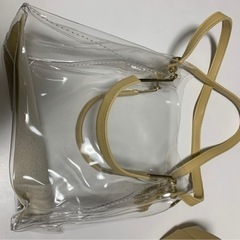 レディース ショルダーバッグ クリア イエロー黄 透明 痛バッグ   ポーチ付き　未使用の画像