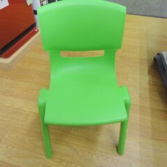 トイザらス デラックスキッズチェア プラスチック製 幅34cm 奥行36cm 高さ53cm グリーン 緑 保育園 子供イス 椅子 札幌 西岡店の画像