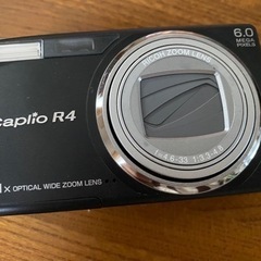 （お譲り完了）0円　デジカメ　RICOH Caplio R4 中古