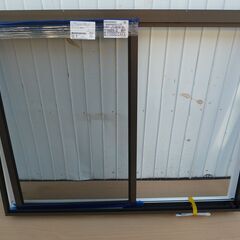 LIXIL　リクシル　窓ガラス　窓枠　網戸　未使用保管品！の画像