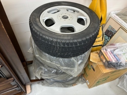 アルミホイール スタッドレスタイヤ　17インチ　GRAND INFEST 4本セット