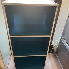 ブルーのカラーボックス