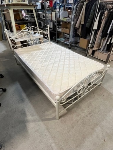 ☆1点限り!!☆激安!! セミダブル ベッドフレーム＆マットレス ベルーナ パイプベッド