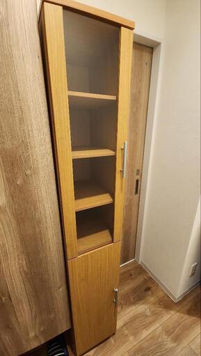 扉付き棚