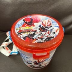 キングオージャー、仮面ライダーギーツポップコーン入れの画像