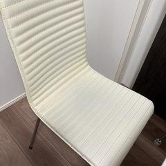 【受け渡し予定】テーブルと椅子2脚の画像
