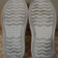 グリーンレーベル　シルバーラメシューズ　17センチの画像