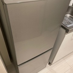 冷蔵庫　アクア　126L