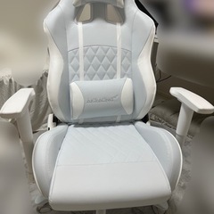 【ほぼ未使用】AKRacing ゲーミングチェア デスクチェア 本田翼 監修オリジナルカラーモデル