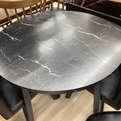 ダイニング5点セットのご紹介です。