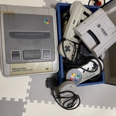 スーパーファミコン　本体とコントローラー