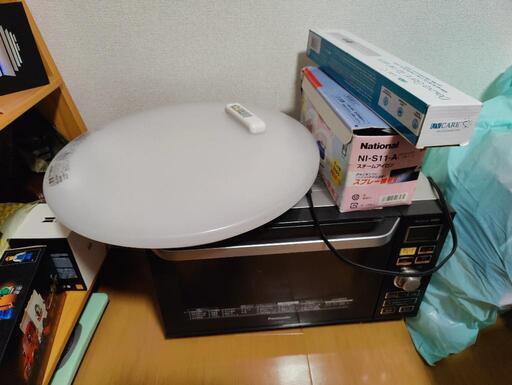 電気リモコン付、電子レンジ、UVライト、スチームアイロン