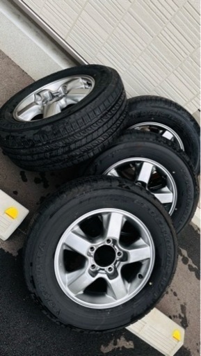 ランドクルーザー100 純正タイヤホイールセット