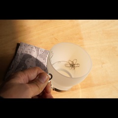 ガラスのティーカップセット（カップ×２個＋コースター×２枚）の画像