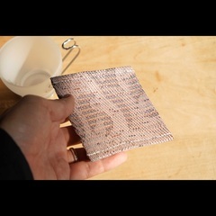 ガラスのティーカップセット（カップ×２個＋コースター×２枚）の画像