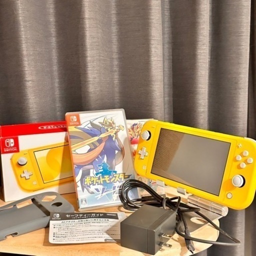 【美品‼️】ニンテンドーswitch ライト 本体 ポッケトモンスター ソードセット