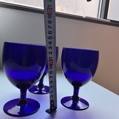 ブルー　ワイングラスの画像