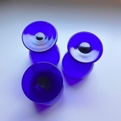 ブルー　ワイングラスの画像