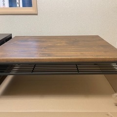 リビングテーブル