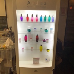 Aujua 商品棚