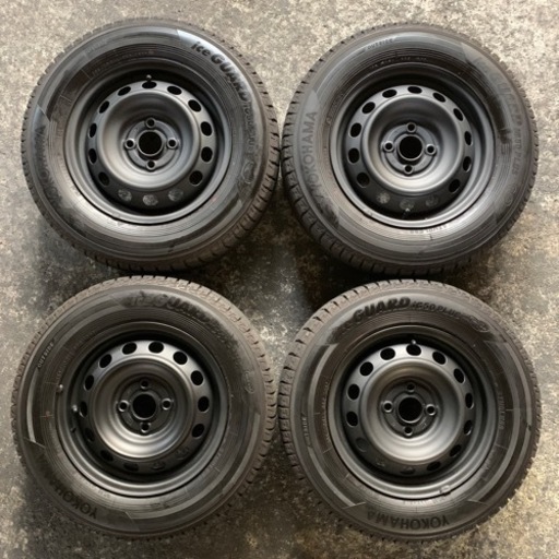 マットブラック スタッドレスタイヤ 4本