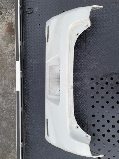 ワゴンRスティングレーリアバンパー