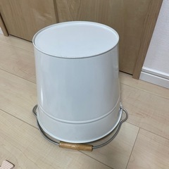 マーキュリー  ブリキバケツの画像
