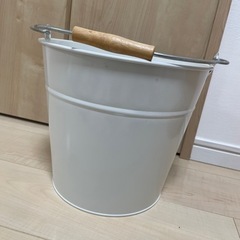 マーキュリー  ブリキバケツの画像