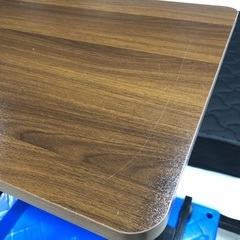 昇降テーブルの画像