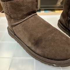 UGG W CLASSIC MINI チョコレートの画像