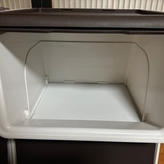 フタ付き収納ケースの画像