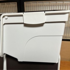 フタ付き収納ケースの画像