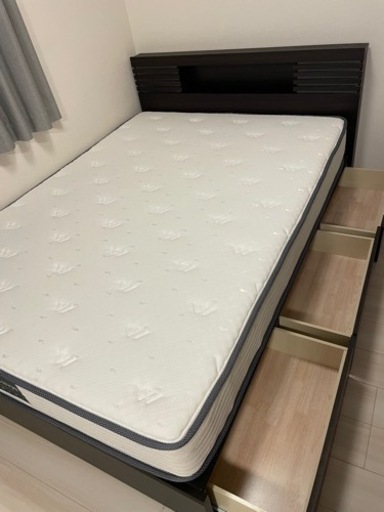 ダブルベットフレーム・マットレス(収納付き) 取引中
