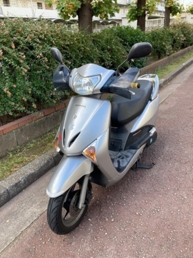 ホンダリード110cc 少しギズ等ありますが、乗るには問題なしです。