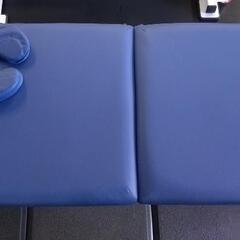 （成約）新古品 折りたたみマッサージベッドの画像