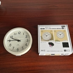 ニトリ 電波 ステップ秒針 置き掛け兼用時計 フォーレ(ホワイト...