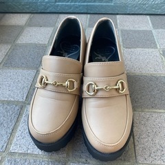 厚底ローファー　ベージュの画像