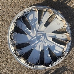 ニッサン純正ホイールキャップの画像