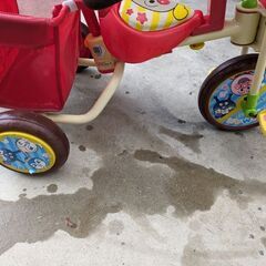 アンパンマン三輪車の画像