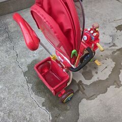 アンパンマン三輪車の画像