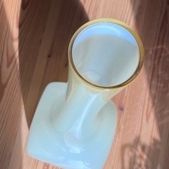 【一点物】ガラス製アンティーク花瓶　フラワーベースの画像