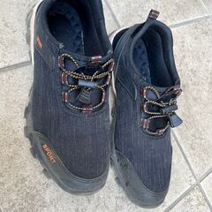 トレッキングシューズ 登山靴サイズ42、26.0ＣＭv 　黒