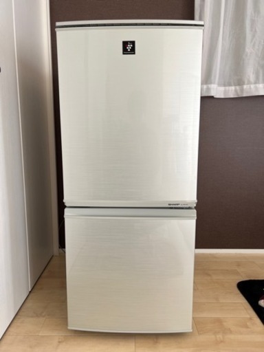 (美品)1人くらし用シャープ冷蔵庫137L