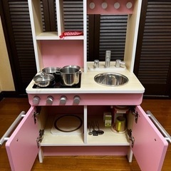 おもちゃのキッチンの画像