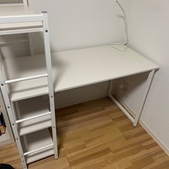 ニトリ システムデスクの画像