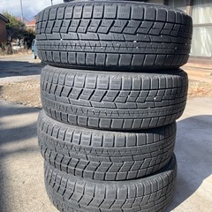 205/60R16 スタッドレスタイヤ