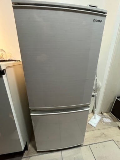 シャープ SHARP 冷蔵庫(幅48.0cm) 137L  SJ-D14F-W