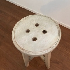 アンティーク　スツールの画像