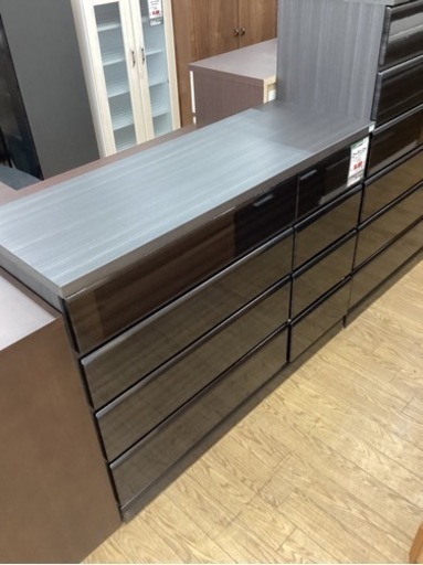 KA-21【新入荷　アウトレット】ローチェスト　エナメル黒