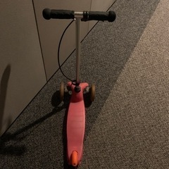 m-cro キックボード ピンクの画像